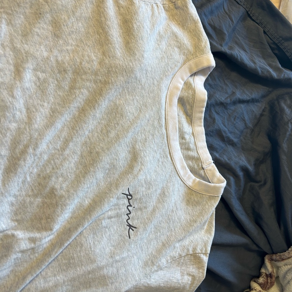 Va shirt size large